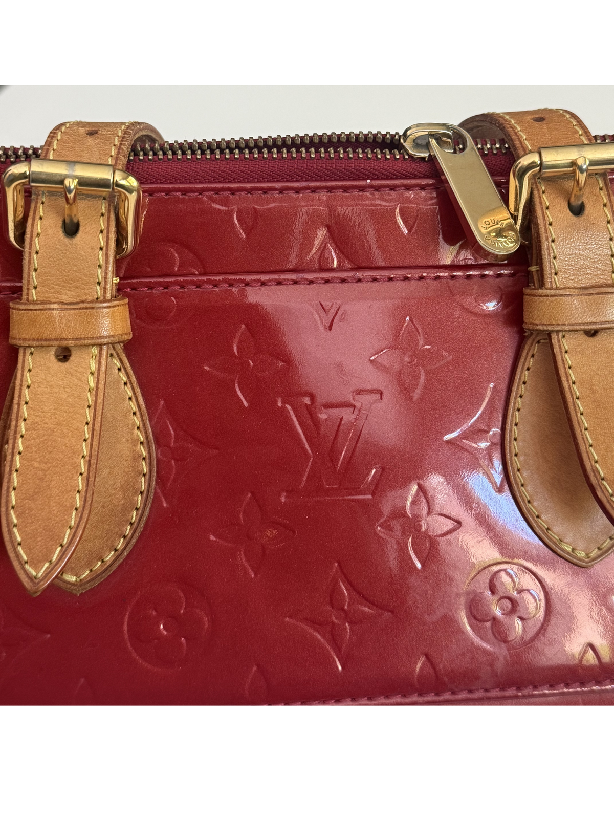 Louis Vuitton Rosewood Avenue Vernis Red Shoulder Bag | Authentic Vintage 2008