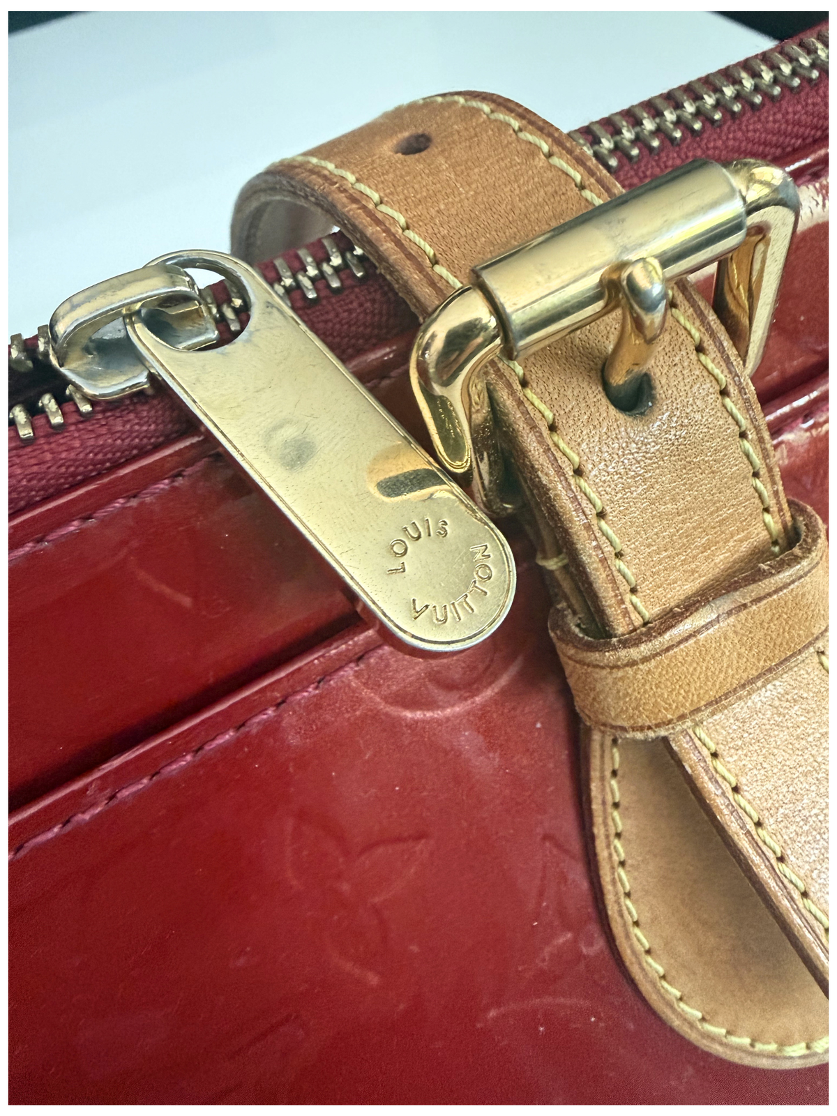 Louis Vuitton Rosewood Avenue Vernis Red Shoulder Bag | Authentic Vintage 2008